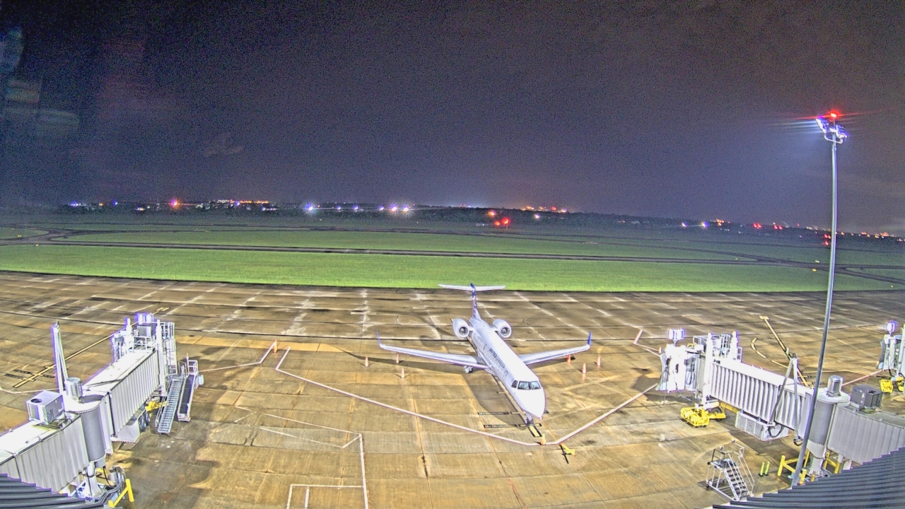 Thumbnail for current weather camera view from Lake Charles Rgnl Arpt terminal bldg in Lake Charles, Louisiana