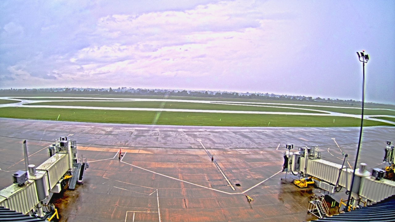 Thumbnail for current weather camera view from Lake Charles Rgnl Arpt terminal bldg in Lake Charles, Louisiana