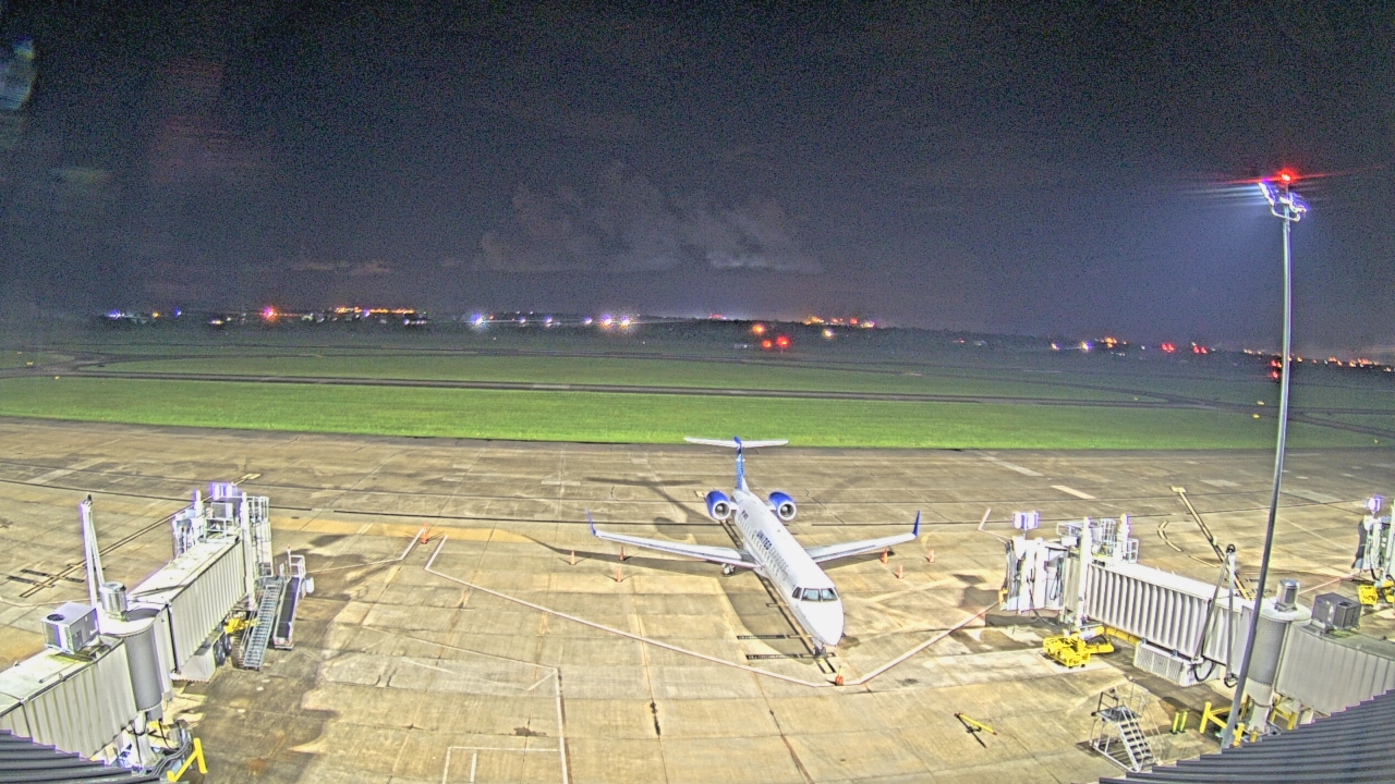 Thumbnail for current weather camera view from Lake Charles Rgnl Arpt terminal bldg in Lake Charles, Louisiana