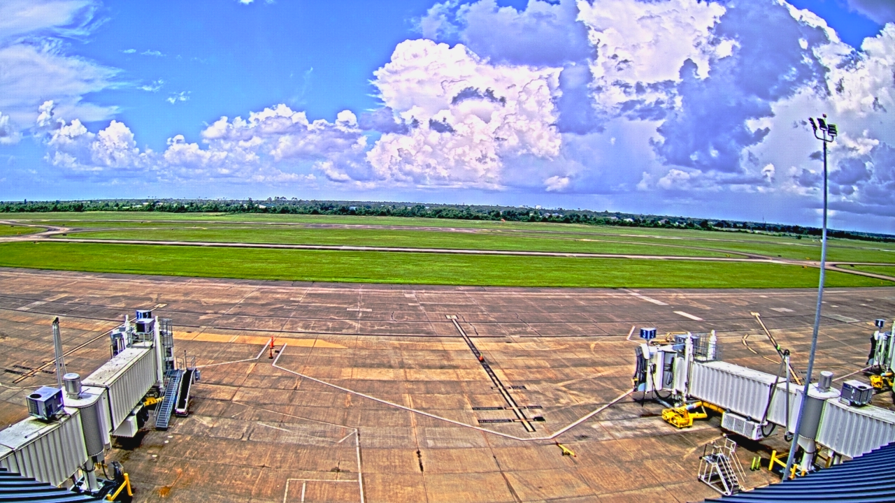 Thumbnail for current weather camera view from Lake Charles Rgnl Arpt terminal bldg in Lake Charles, Louisiana