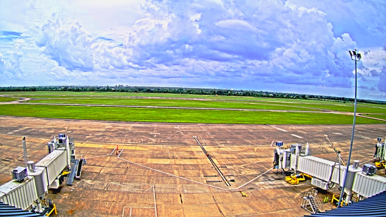 Thumbnail for current weather camera view from Lake Charles Rgnl Arpt terminal bldg in Lake Charles, Louisiana