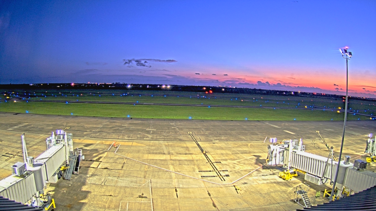Thumbnail for current weather camera view from Lake Charles Rgnl Arpt terminal bldg in Lake Charles, Louisiana