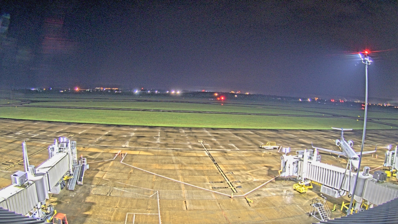 Thumbnail for current weather camera view from Lake Charles Rgnl Arpt terminal bldg in Lake Charles, Louisiana