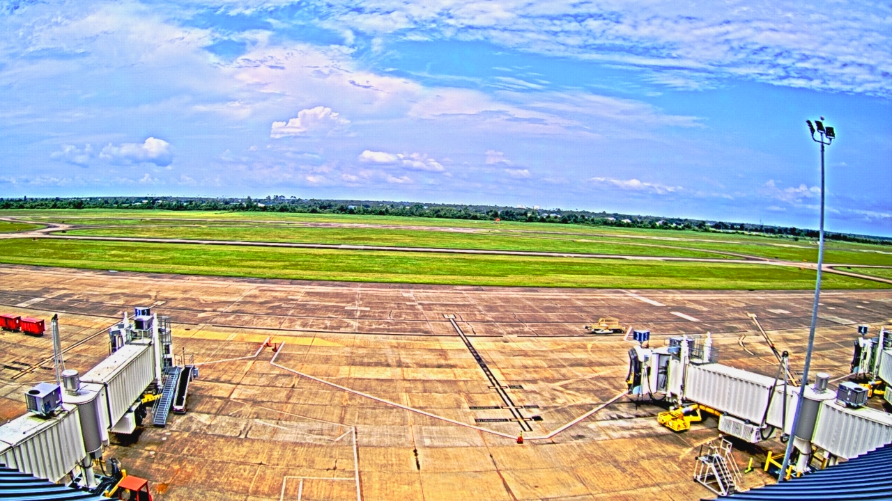 Thumbnail for current weather camera view from Lake Charles Rgnl Arpt terminal bldg in Lake Charles, Louisiana