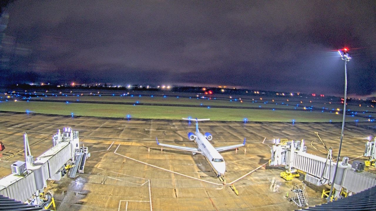 Thumbnail for current weather camera view from Lake Charles Rgnl Arpt terminal bldg in Lake Charles, Louisiana