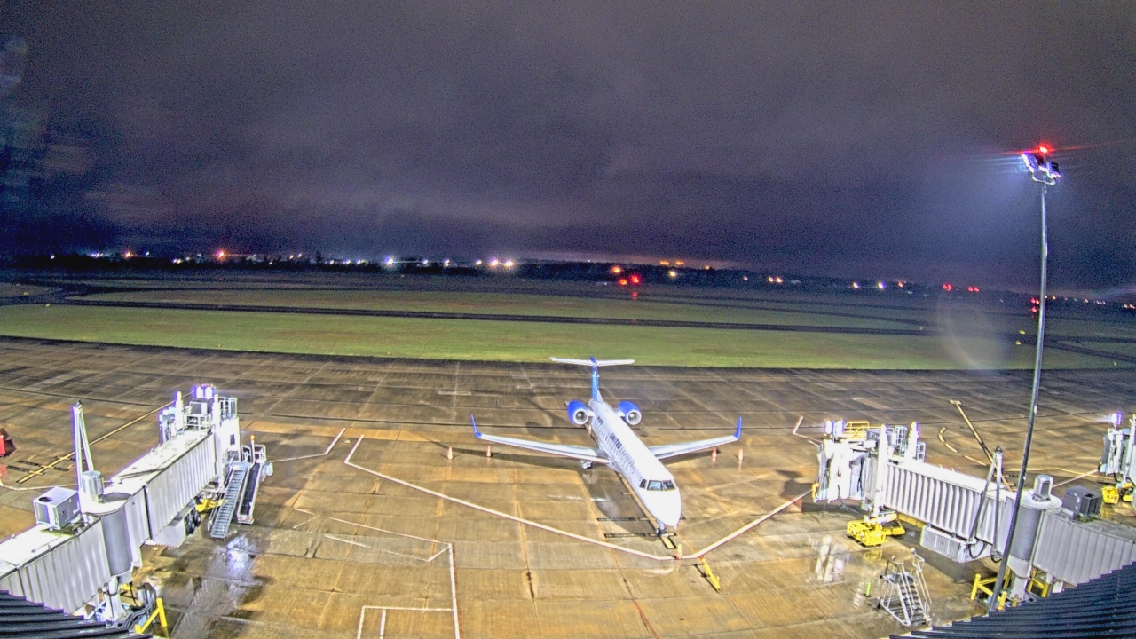Thumbnail for current weather camera view from Lake Charles Rgnl Arpt terminal bldg in Lake Charles, Louisiana