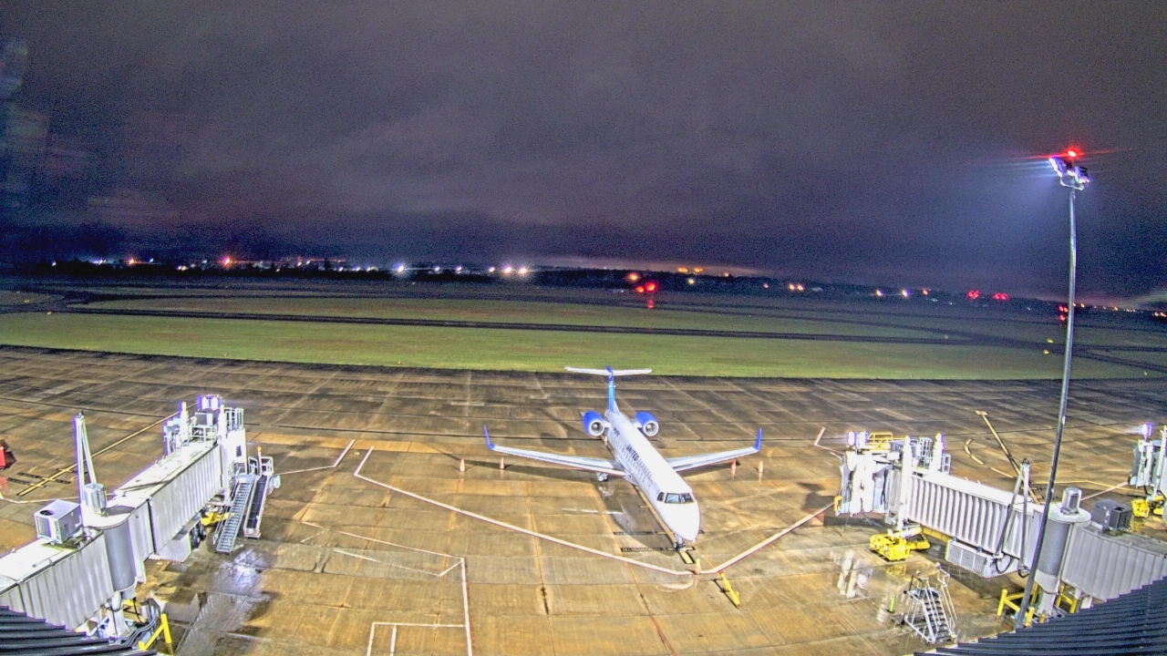 Thumbnail for current weather camera view from Lake Charles Rgnl Arpt terminal bldg in Lake Charles, Louisiana