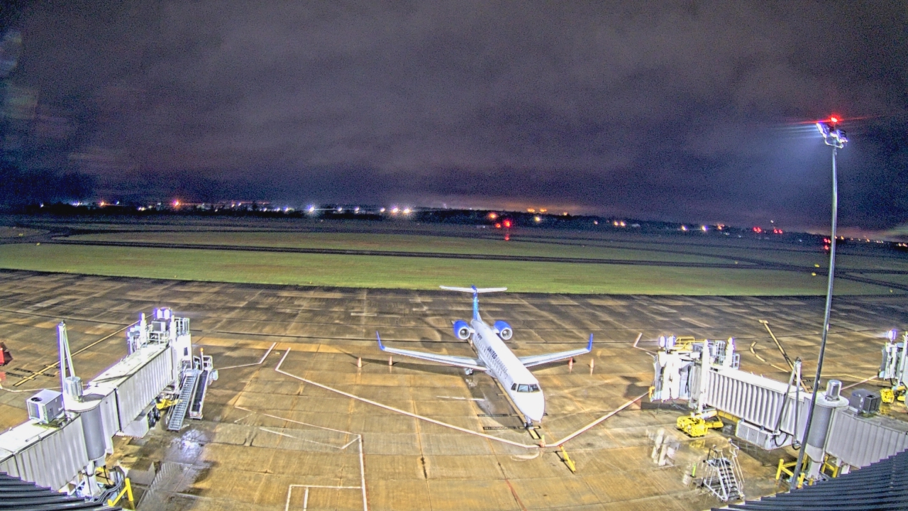 Thumbnail for current weather camera view from Lake Charles Rgnl Arpt terminal bldg in Lake Charles, Louisiana