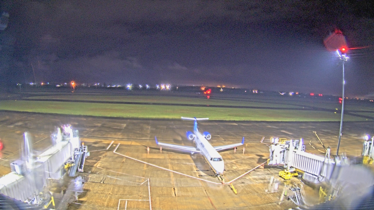 Thumbnail for current weather camera view from Lake Charles Rgnl Arpt terminal bldg in Lake Charles, Louisiana