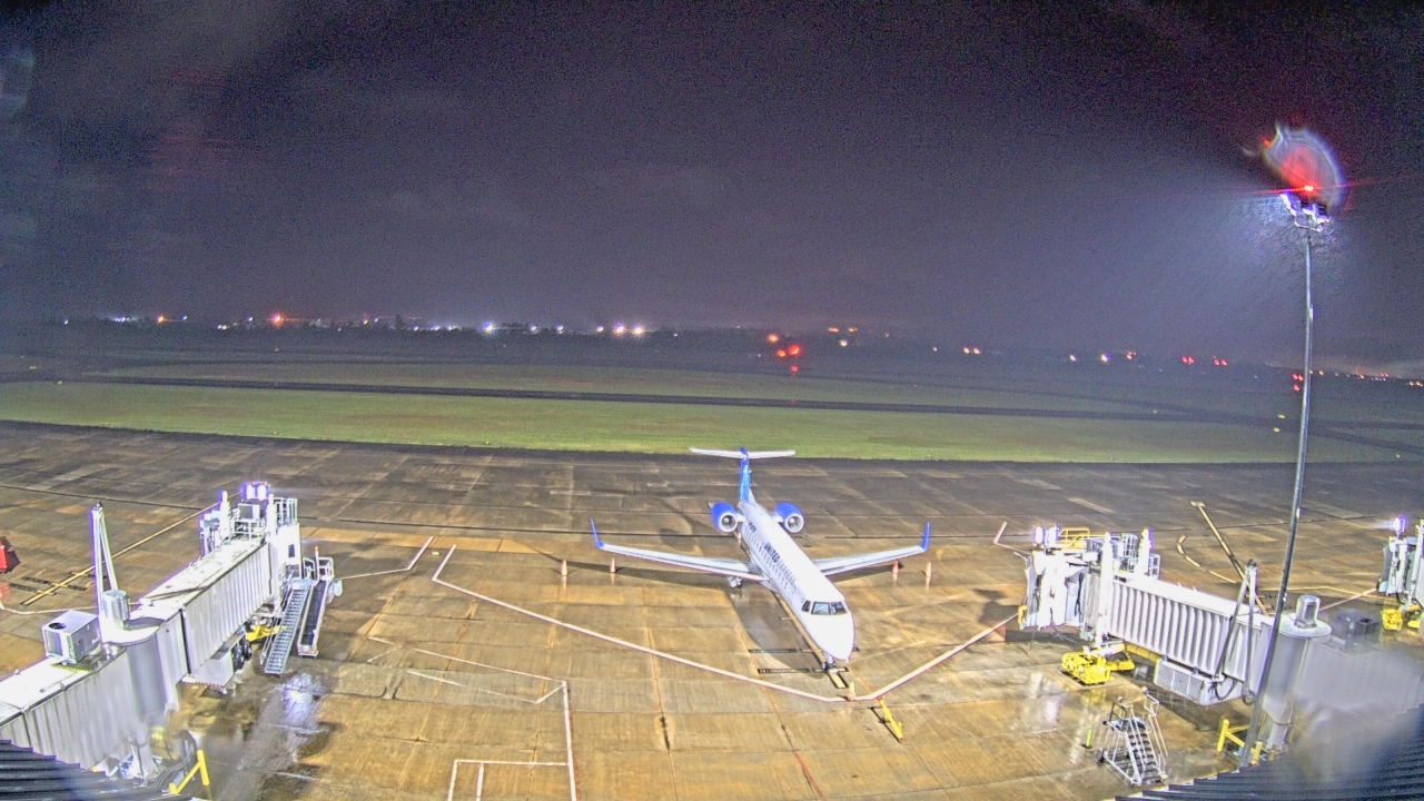 Thumbnail for current weather camera view from Lake Charles Rgnl Arpt terminal bldg in Lake Charles, Louisiana
