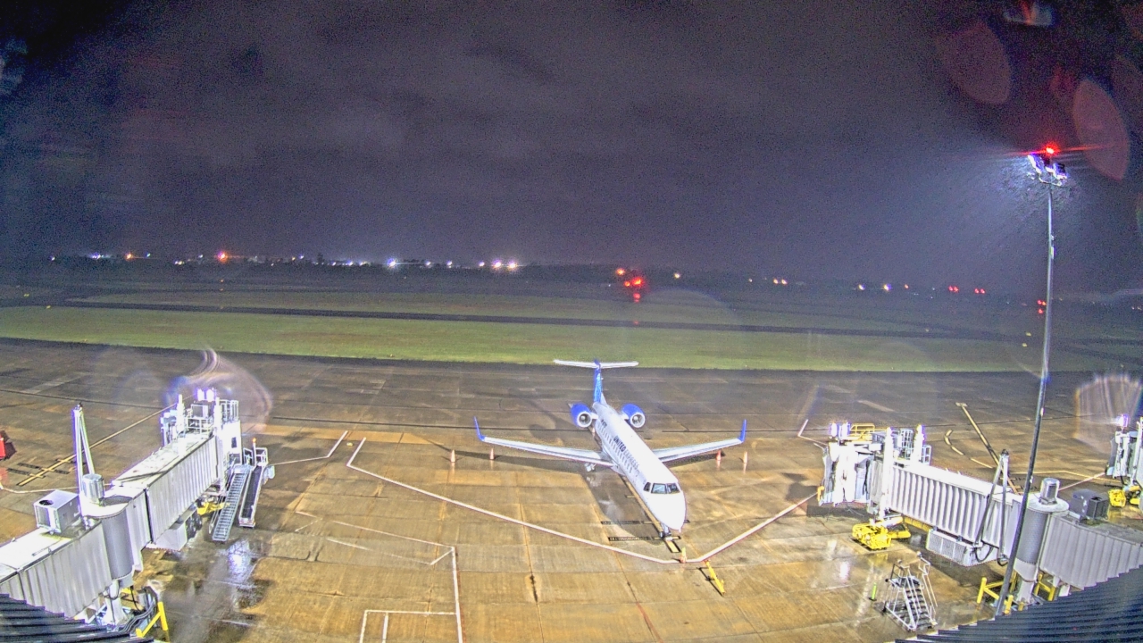 Thumbnail for current weather camera view from Lake Charles Rgnl Arpt terminal bldg in Lake Charles, Louisiana