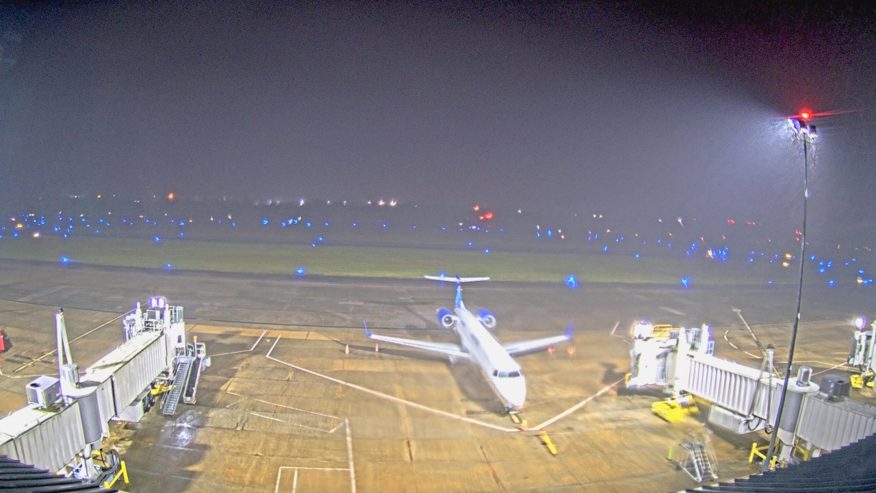 Thumbnail for current weather camera view from Lake Charles Rgnl Arpt terminal bldg in Lake Charles, Louisiana