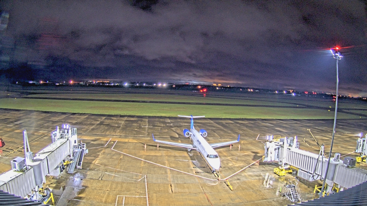 Thumbnail for current weather camera view from Lake Charles Rgnl Arpt terminal bldg in Lake Charles, Louisiana