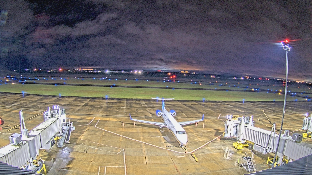 Thumbnail for current weather camera view from Lake Charles Rgnl Arpt terminal bldg in Lake Charles, Louisiana
