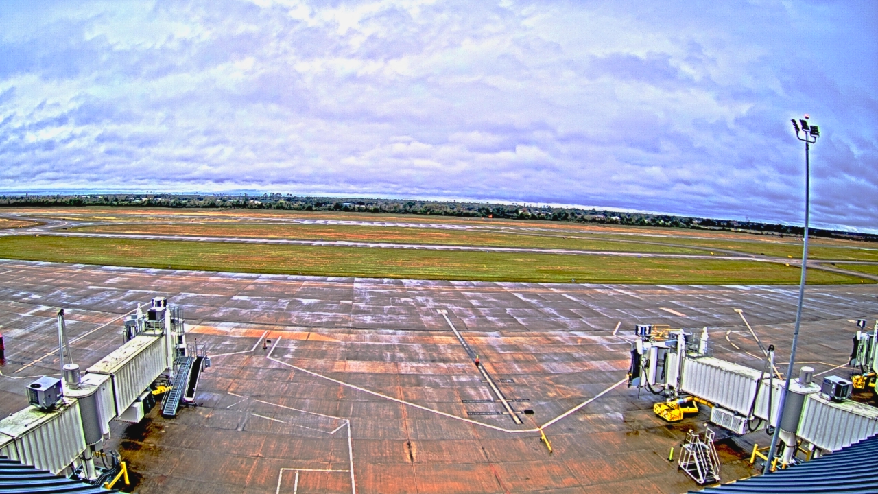 Thumbnail for current weather camera view from Lake Charles Rgnl Arpt terminal bldg in Lake Charles, Louisiana