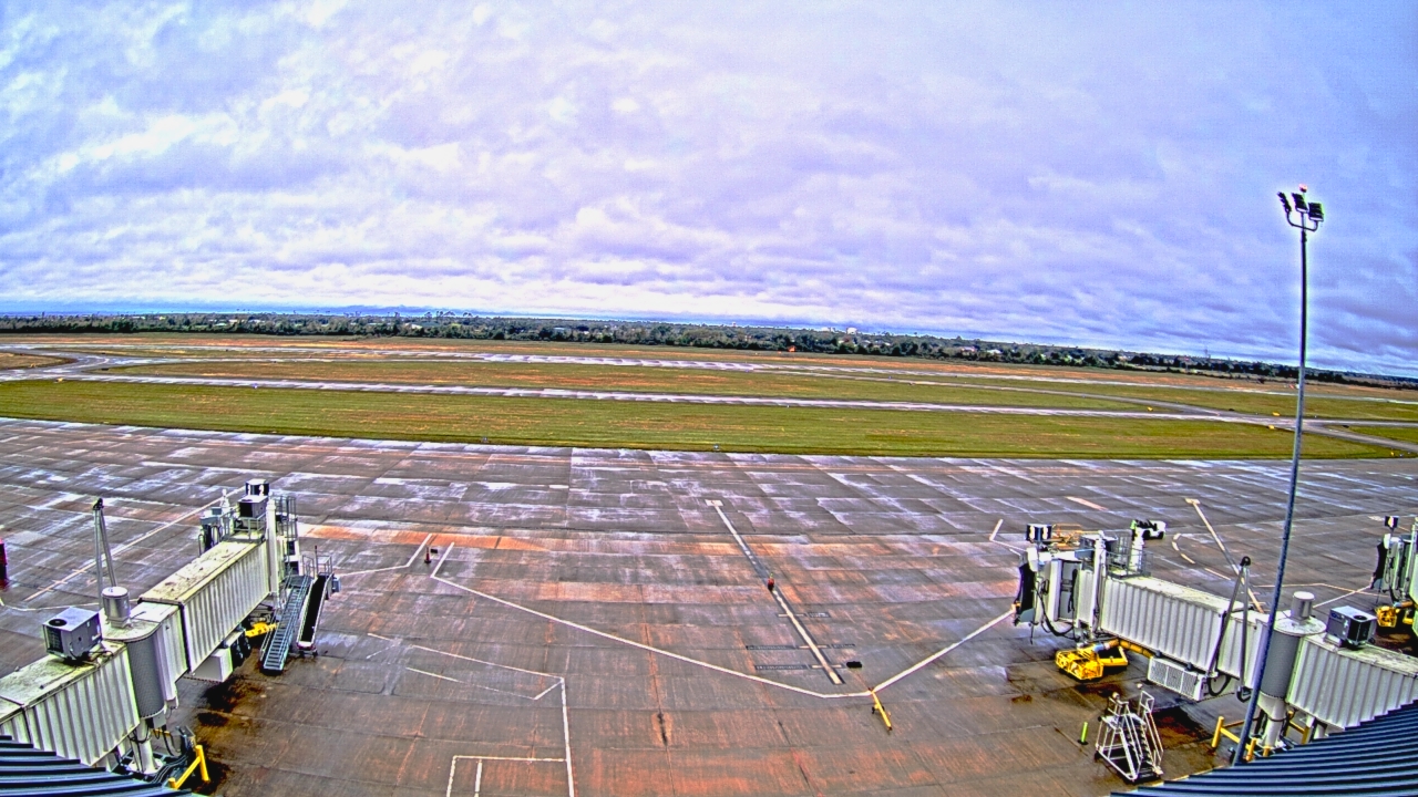 Thumbnail for current weather camera view from Lake Charles Rgnl Arpt terminal bldg in Lake Charles, Louisiana