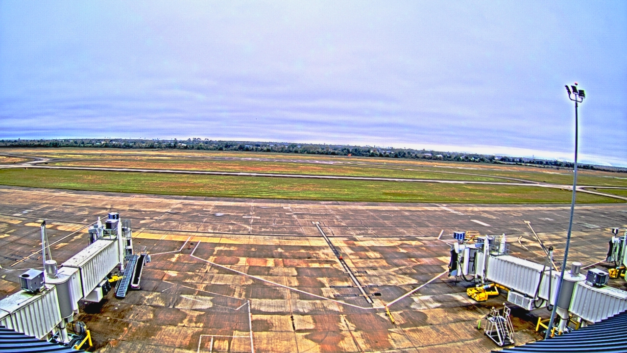 Thumbnail for current weather camera view from Lake Charles Rgnl Arpt terminal bldg in Lake Charles, Louisiana