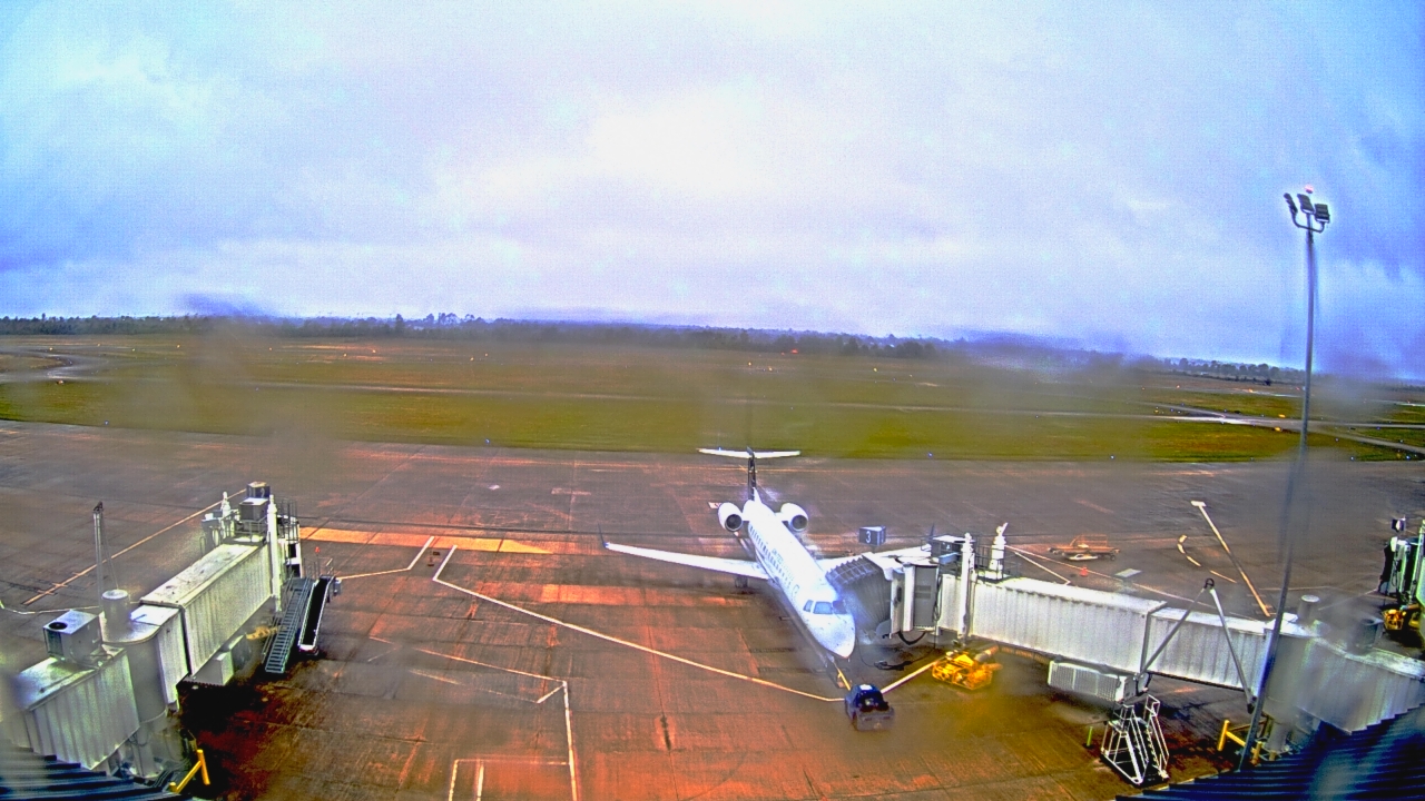 Thumbnail for current weather camera view from Lake Charles Rgnl Arpt terminal bldg in Lake Charles, Louisiana
