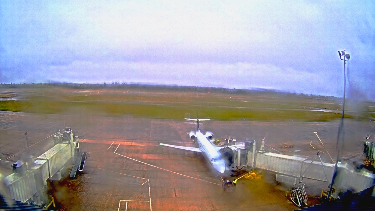 Thumbnail for current weather camera view from Lake Charles Rgnl Arpt terminal bldg in Lake Charles, Louisiana