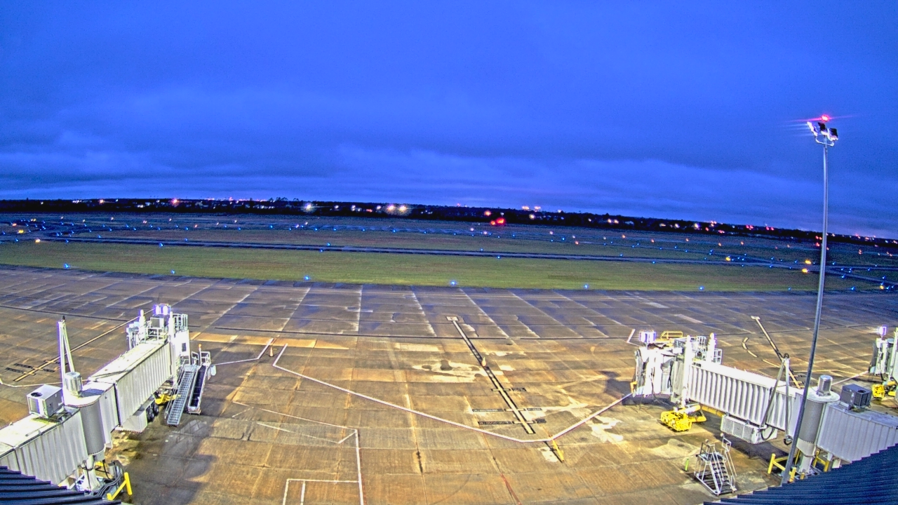 Thumbnail for current weather camera view from Lake Charles Rgnl Arpt terminal bldg in Lake Charles, Louisiana