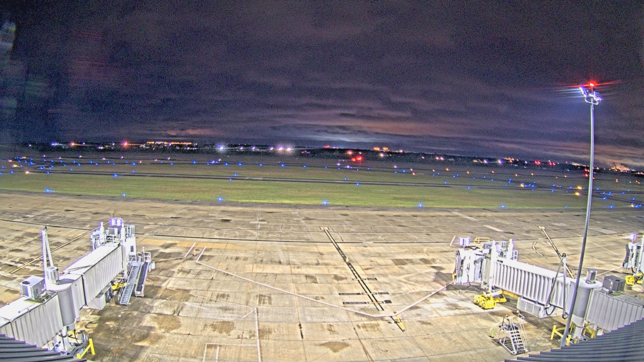 Thumbnail for current weather camera view from Lake Charles Rgnl Arpt terminal bldg in Lake Charles, Louisiana
