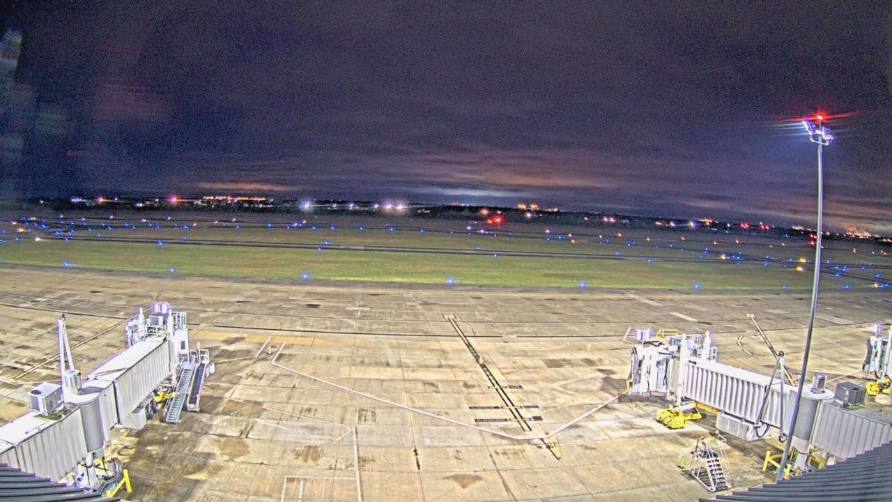 Thumbnail for current weather camera view from Lake Charles Rgnl Arpt terminal bldg in Lake Charles, Louisiana