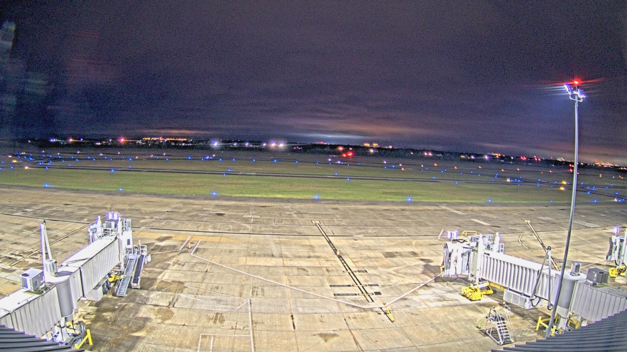 Thumbnail for current weather camera view from Lake Charles Rgnl Arpt terminal bldg in Lake Charles, Louisiana