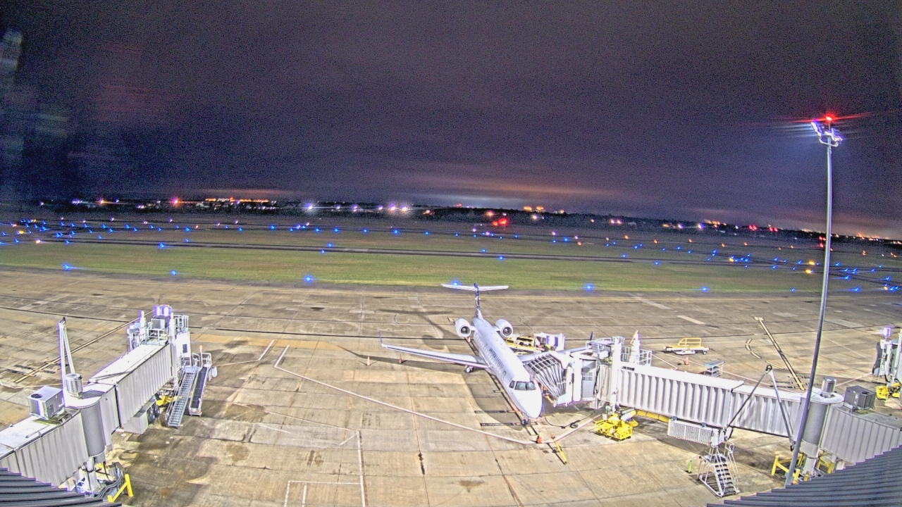 Thumbnail for current weather camera view from Lake Charles Rgnl Arpt terminal bldg in Lake Charles, Louisiana