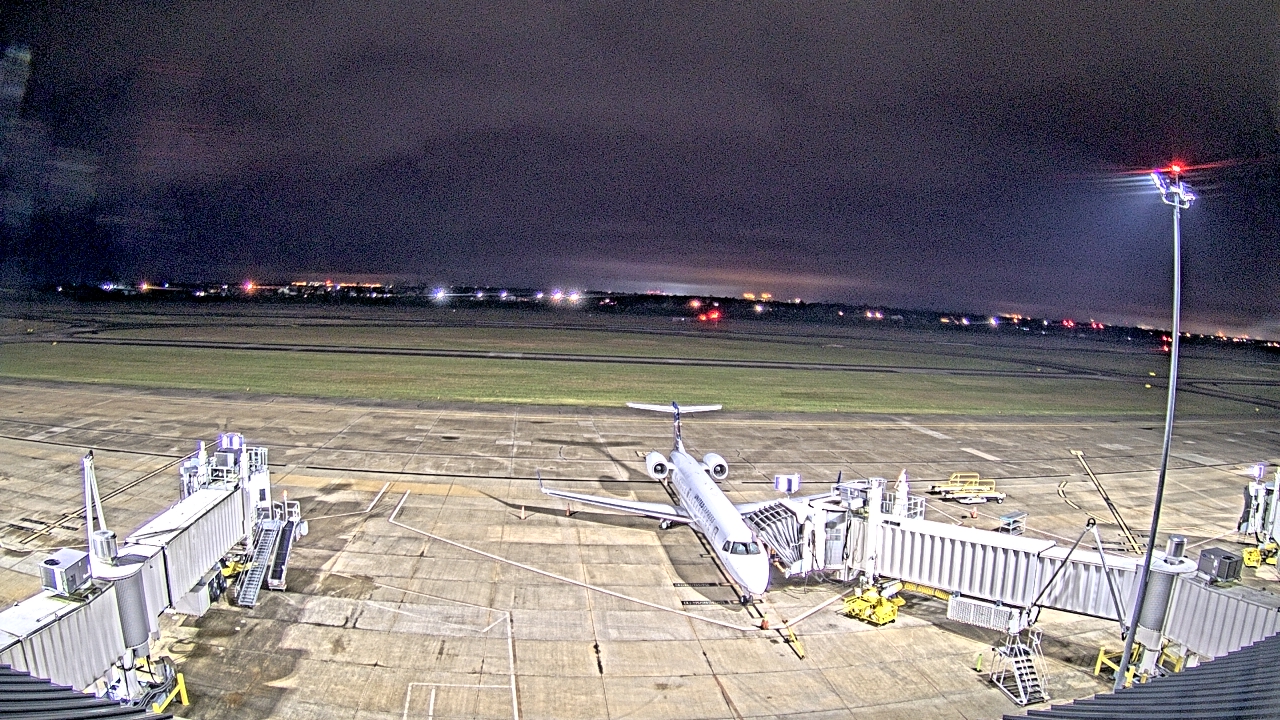Thumbnail for current weather camera view from Lake Charles Rgnl Arpt terminal bldg in Lake Charles, Louisiana