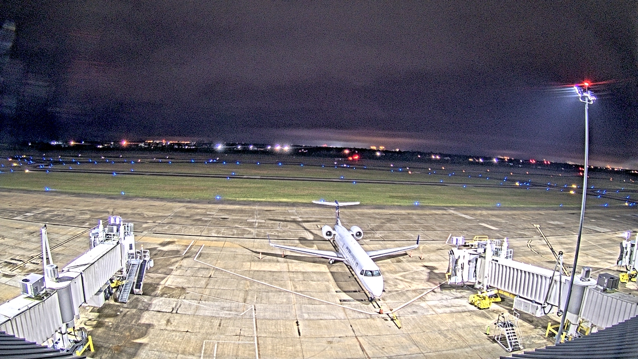 Thumbnail for current weather camera view from Lake Charles Rgnl Arpt terminal bldg in Lake Charles, Louisiana
