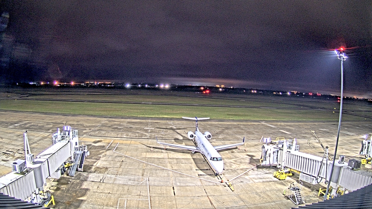Thumbnail for current weather camera view from Lake Charles Rgnl Arpt terminal bldg in Lake Charles, Louisiana
