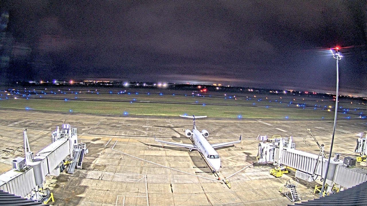 Thumbnail for current weather camera view from Lake Charles Rgnl Arpt terminal bldg in Lake Charles, Louisiana