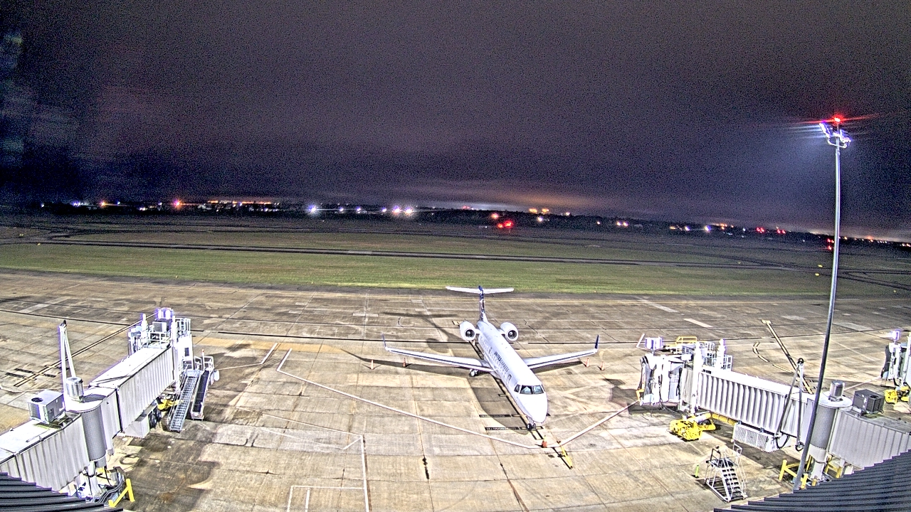 Thumbnail for current weather camera view from Lake Charles Rgnl Arpt terminal bldg in Lake Charles, Louisiana