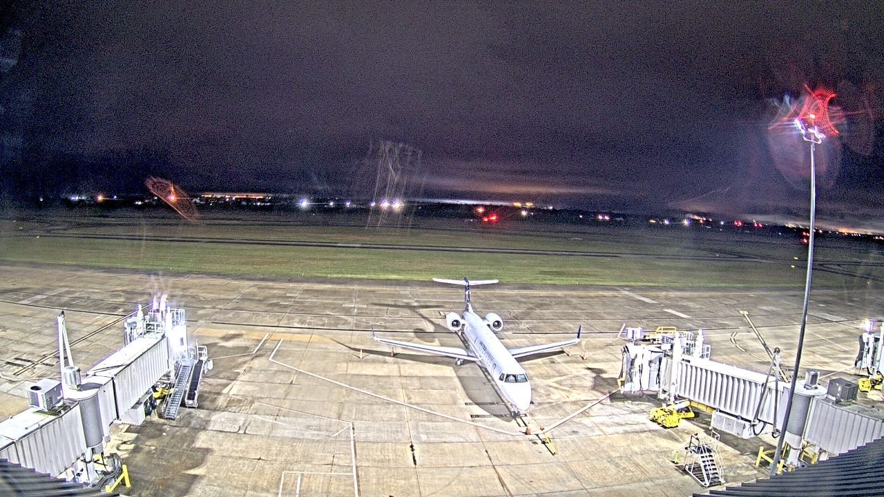 Thumbnail for current weather camera view from Lake Charles Rgnl Arpt terminal bldg in Lake Charles, Louisiana