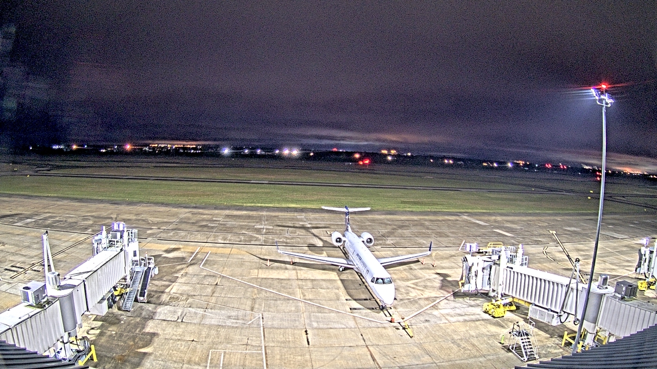 Thumbnail for current weather camera view from Lake Charles Rgnl Arpt terminal bldg in Lake Charles, Louisiana
