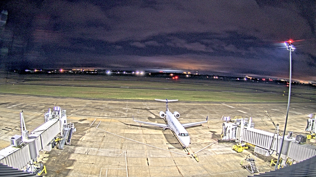 Thumbnail for current weather camera view from Lake Charles Rgnl Arpt terminal bldg in Lake Charles, Louisiana