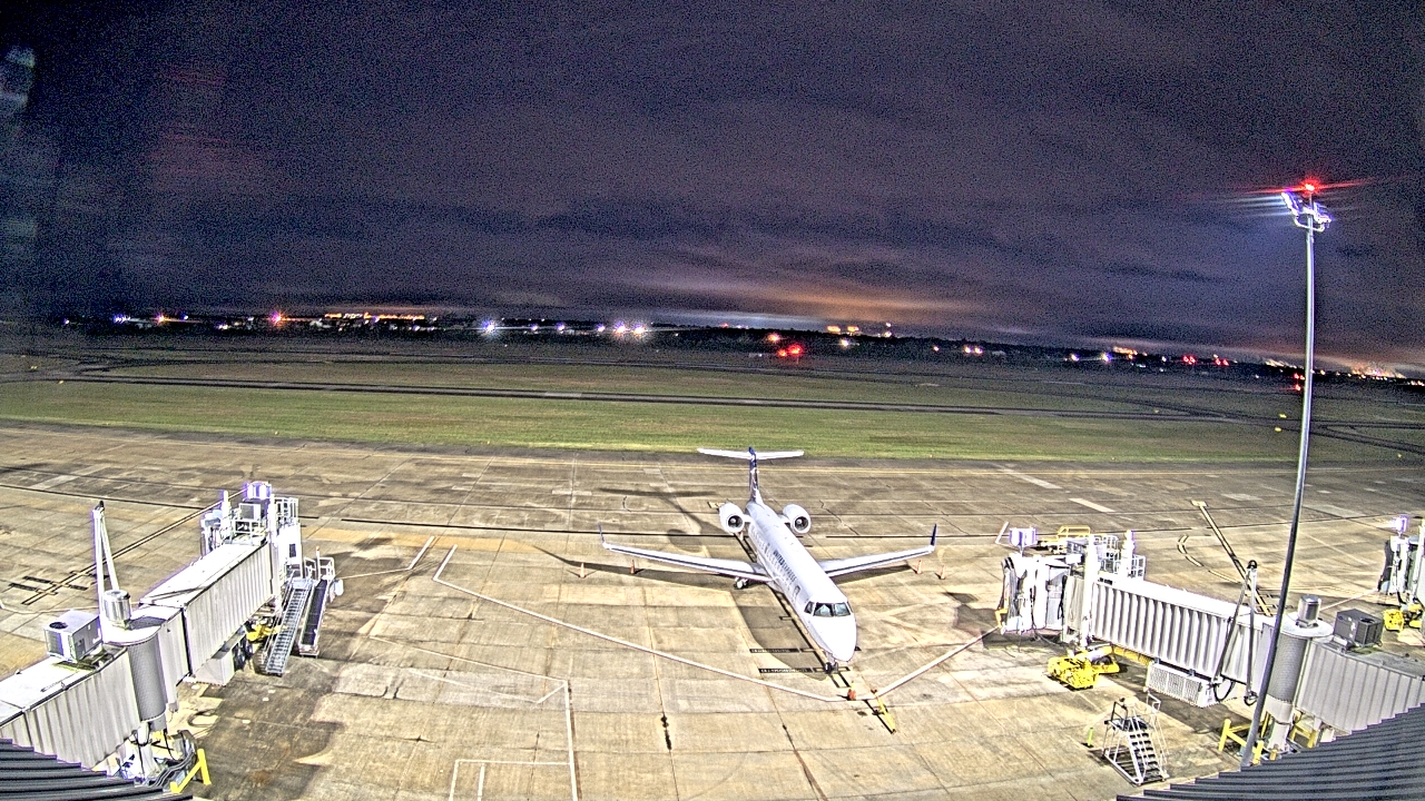 Thumbnail for current weather camera view from Lake Charles Rgnl Arpt terminal bldg in Lake Charles, Louisiana