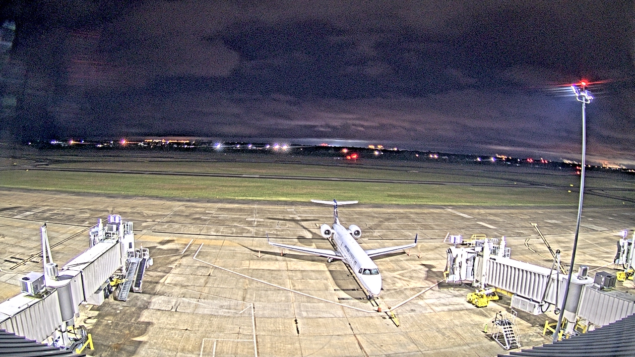 Thumbnail for current weather camera view from Lake Charles Rgnl Arpt terminal bldg in Lake Charles, Louisiana