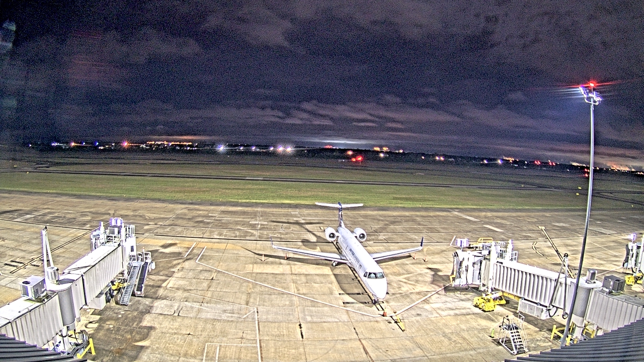 Thumbnail for current weather camera view from Lake Charles Rgnl Arpt terminal bldg in Lake Charles, Louisiana