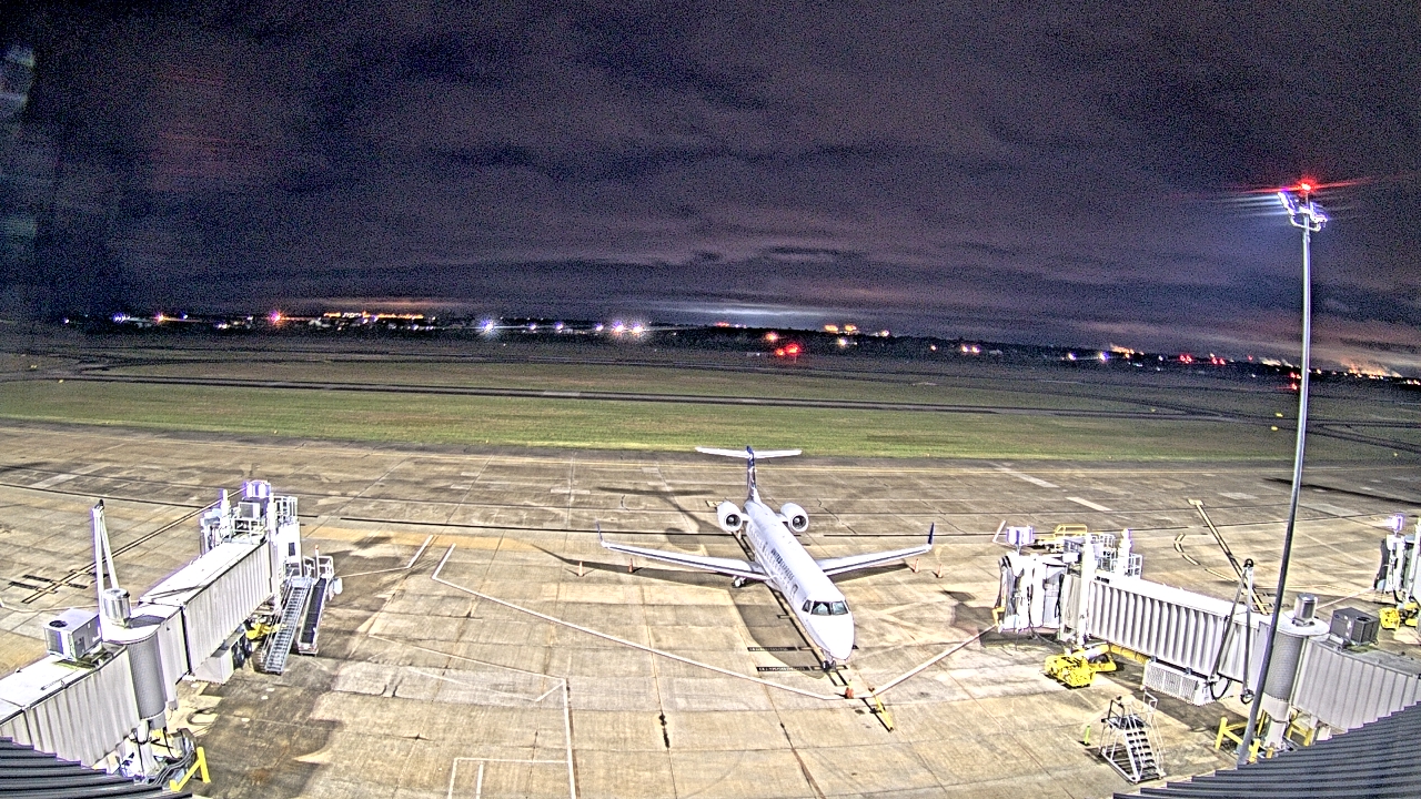 Thumbnail for current weather camera view from Lake Charles Rgnl Arpt terminal bldg in Lake Charles, Louisiana