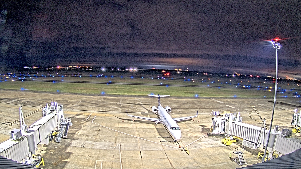Thumbnail for current weather camera view from Lake Charles Rgnl Arpt terminal bldg in Lake Charles, Louisiana