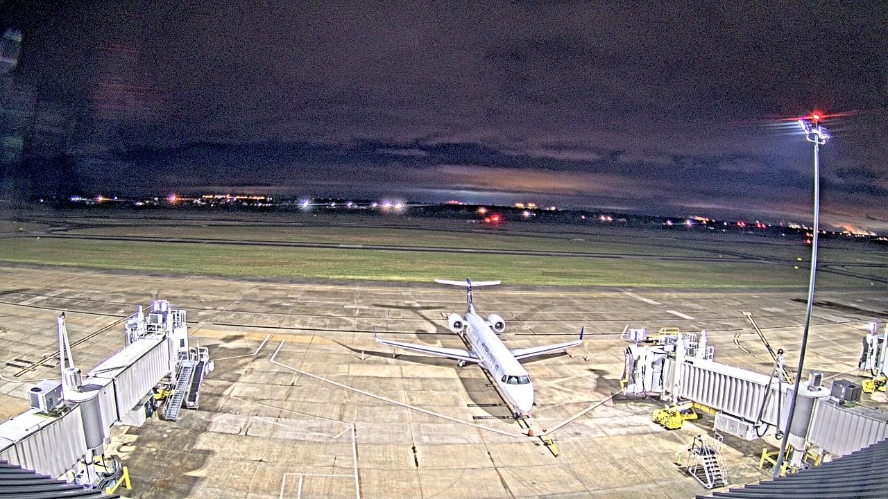 Thumbnail for current weather camera view from Lake Charles Rgnl Arpt terminal bldg in Lake Charles, Louisiana