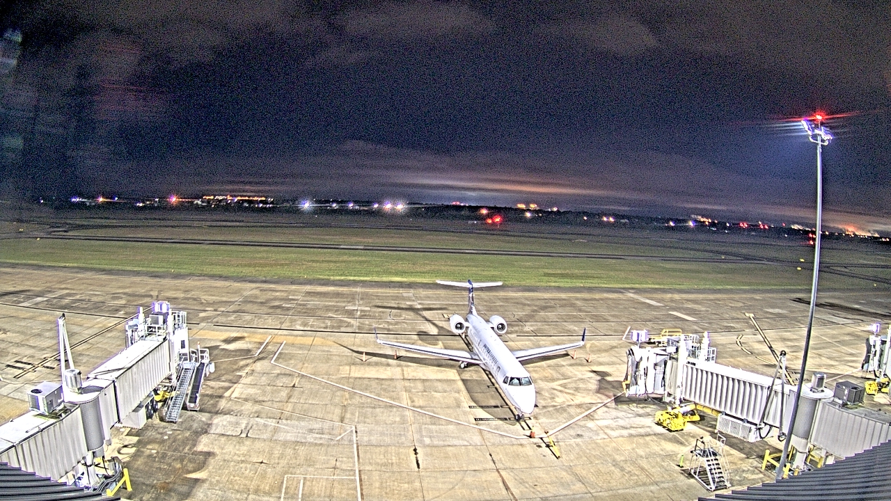 Thumbnail for current weather camera view from Lake Charles Rgnl Arpt terminal bldg in Lake Charles, Louisiana