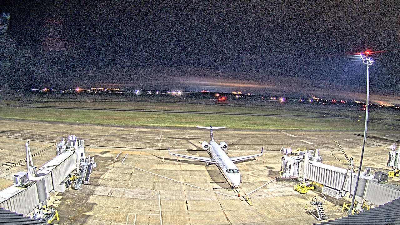 Thumbnail for current weather camera view from Lake Charles Rgnl Arpt terminal bldg in Lake Charles, Louisiana