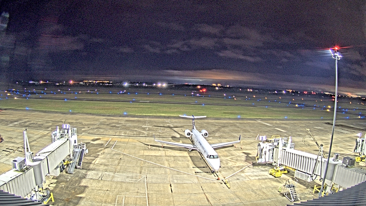 Thumbnail for current weather camera view from Lake Charles Rgnl Arpt terminal bldg in Lake Charles, Louisiana
