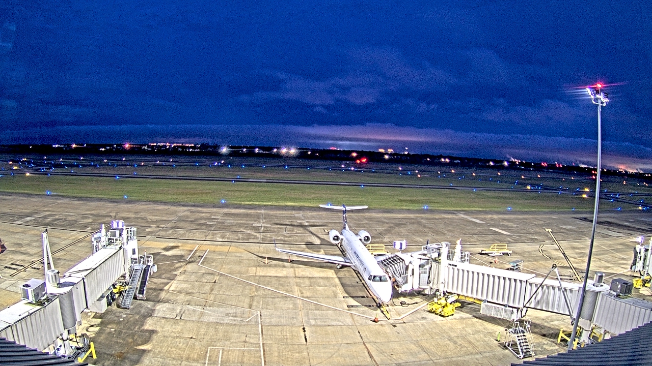 Thumbnail for current weather camera view from Lake Charles Rgnl Arpt terminal bldg in Lake Charles, Louisiana