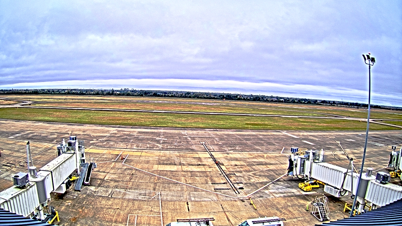 Thumbnail for current weather camera view from Lake Charles Rgnl Arpt terminal bldg in Lake Charles, Louisiana