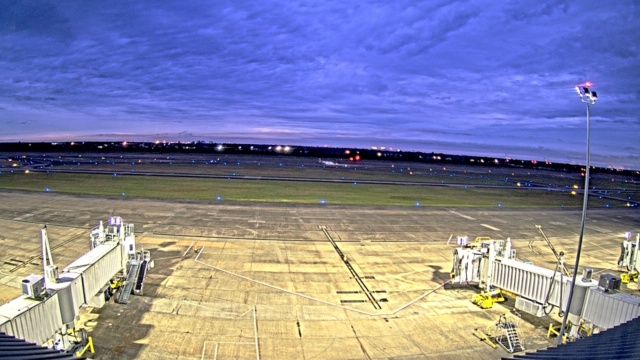 Thumbnail for current weather camera view from Lake Charles Rgnl Arpt terminal bldg in Lake Charles, Louisiana
