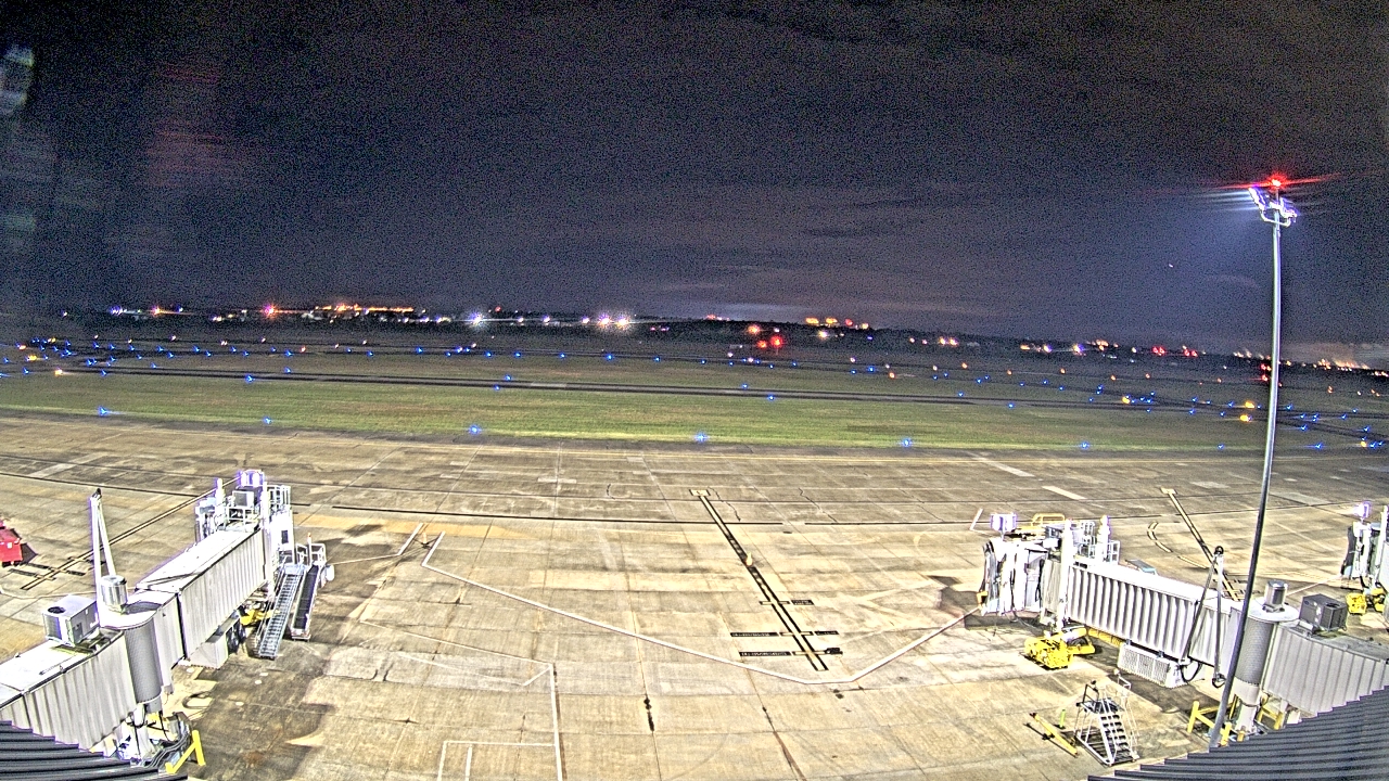 Thumbnail for current weather camera view from Lake Charles Rgnl Arpt terminal bldg in Lake Charles, Louisiana