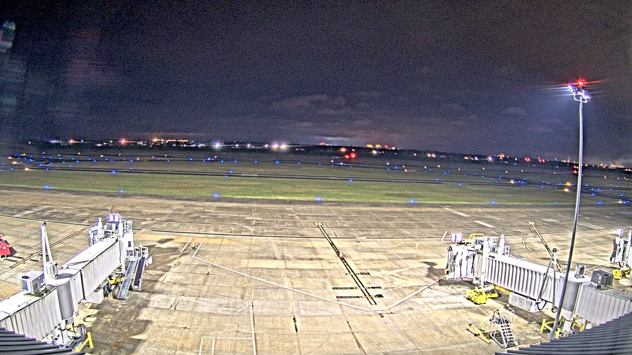 Thumbnail for current weather camera view from Lake Charles Rgnl Arpt terminal bldg in Lake Charles, Louisiana